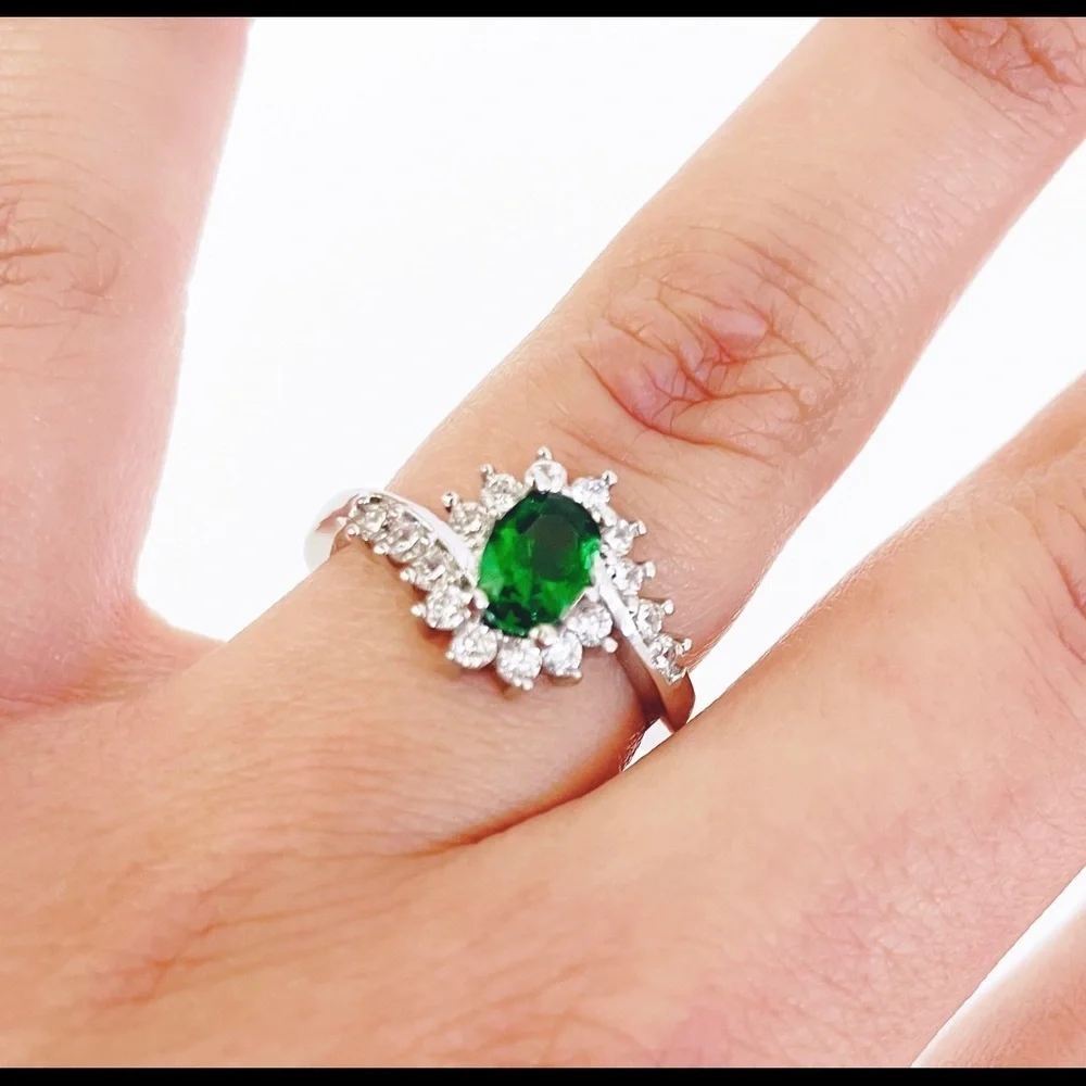 925 Sterling Silver Ring with Cubic Zirconia - Picture 3 of 6